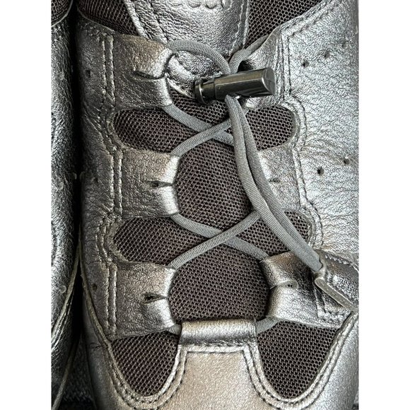 ECCO Womens Bluma Toggle Lace Up Metallic Silver Leather SlipOn Sneakers Sz 10.5 - Picture 7 of 16